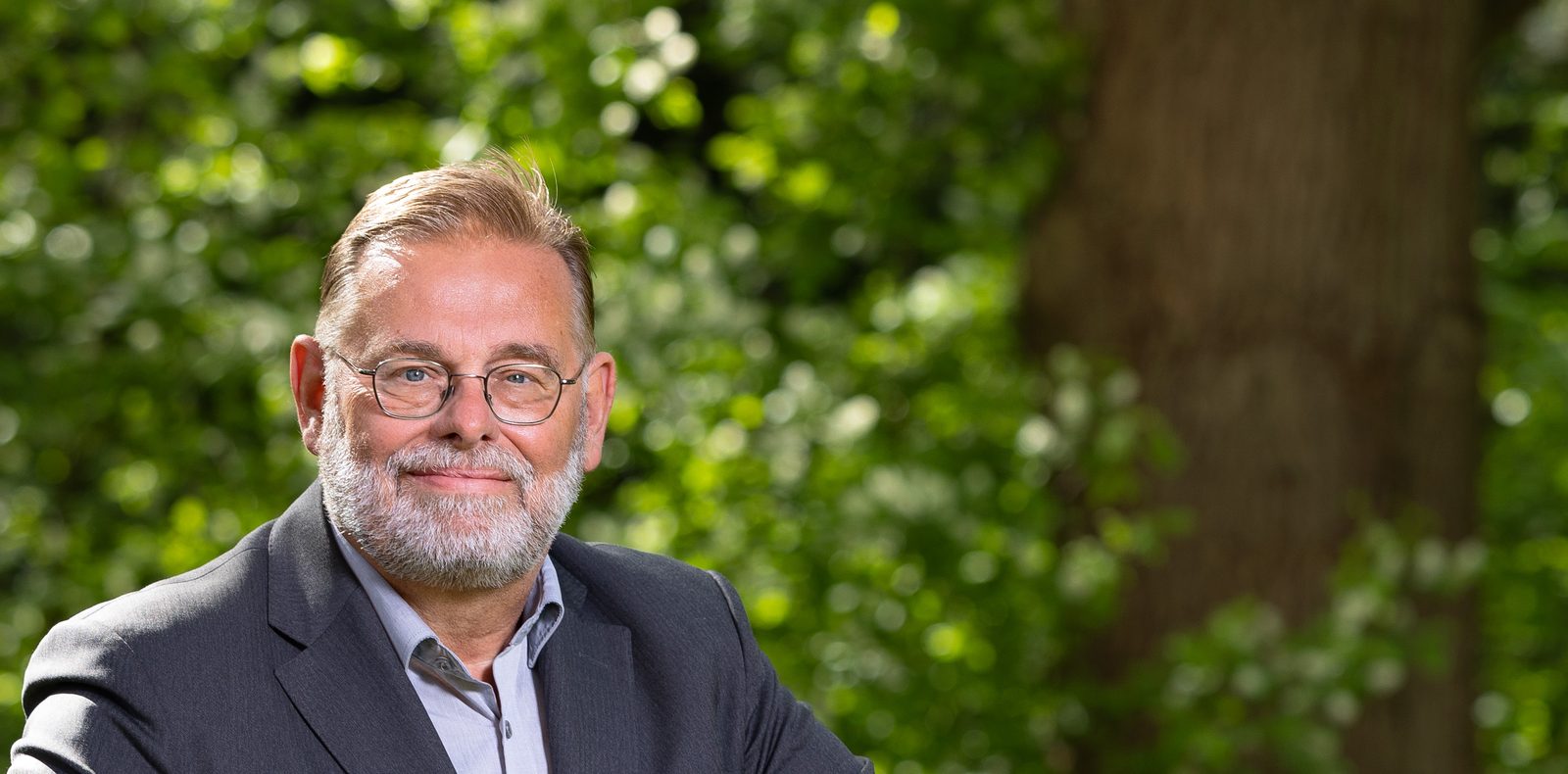 Thijs Smit, Associate Partner Internal Audit Leadership bij ONE Risk Advisory, buiten tussen de bomen